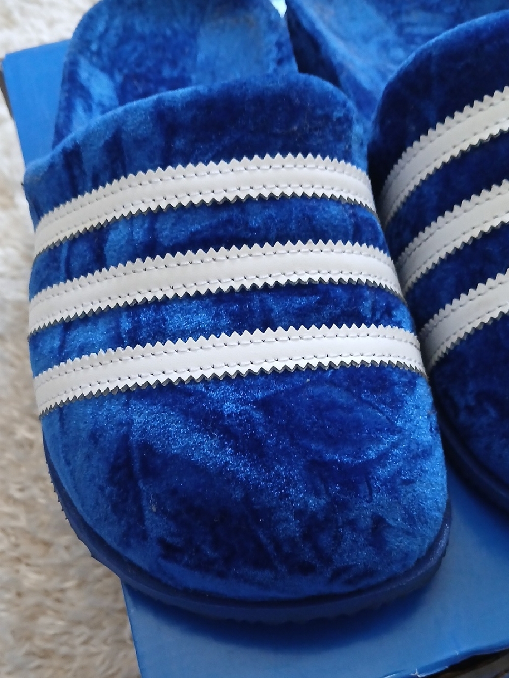 ADISAS CLOGS - Picture 3 of 7